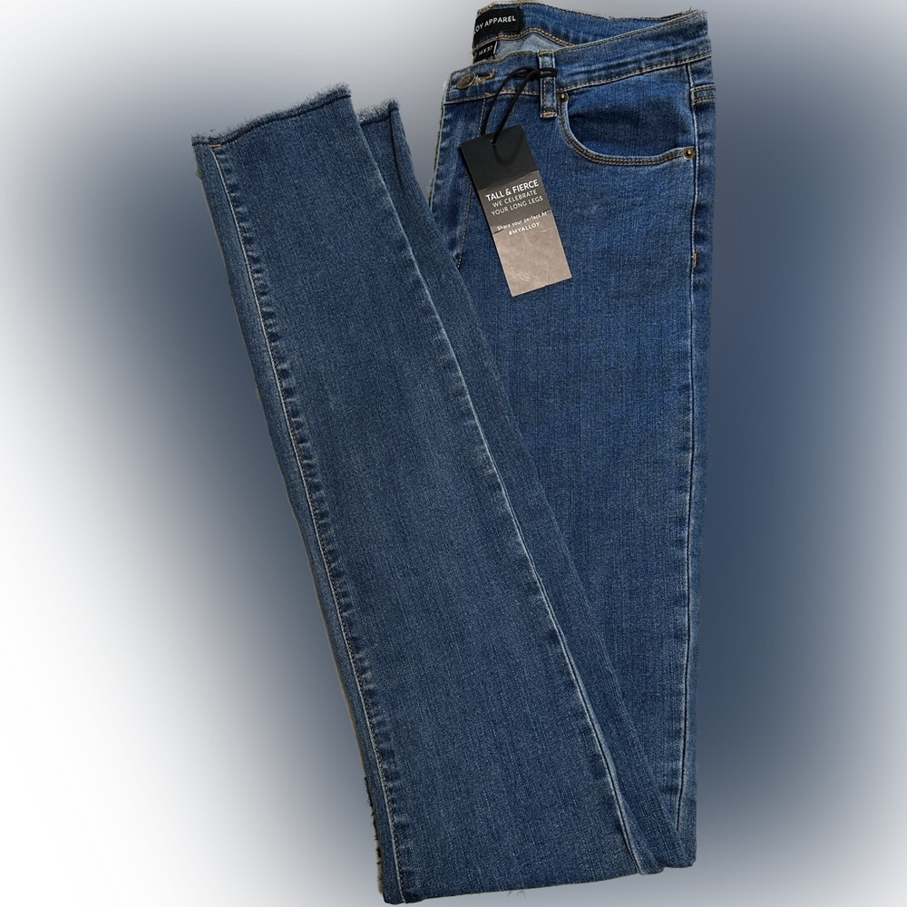COPY - NWT 37 In Inseam Jeans